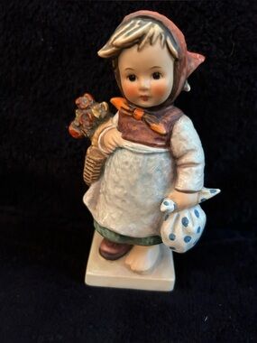 Goebel Hummel Weary Wanderer Figurine
